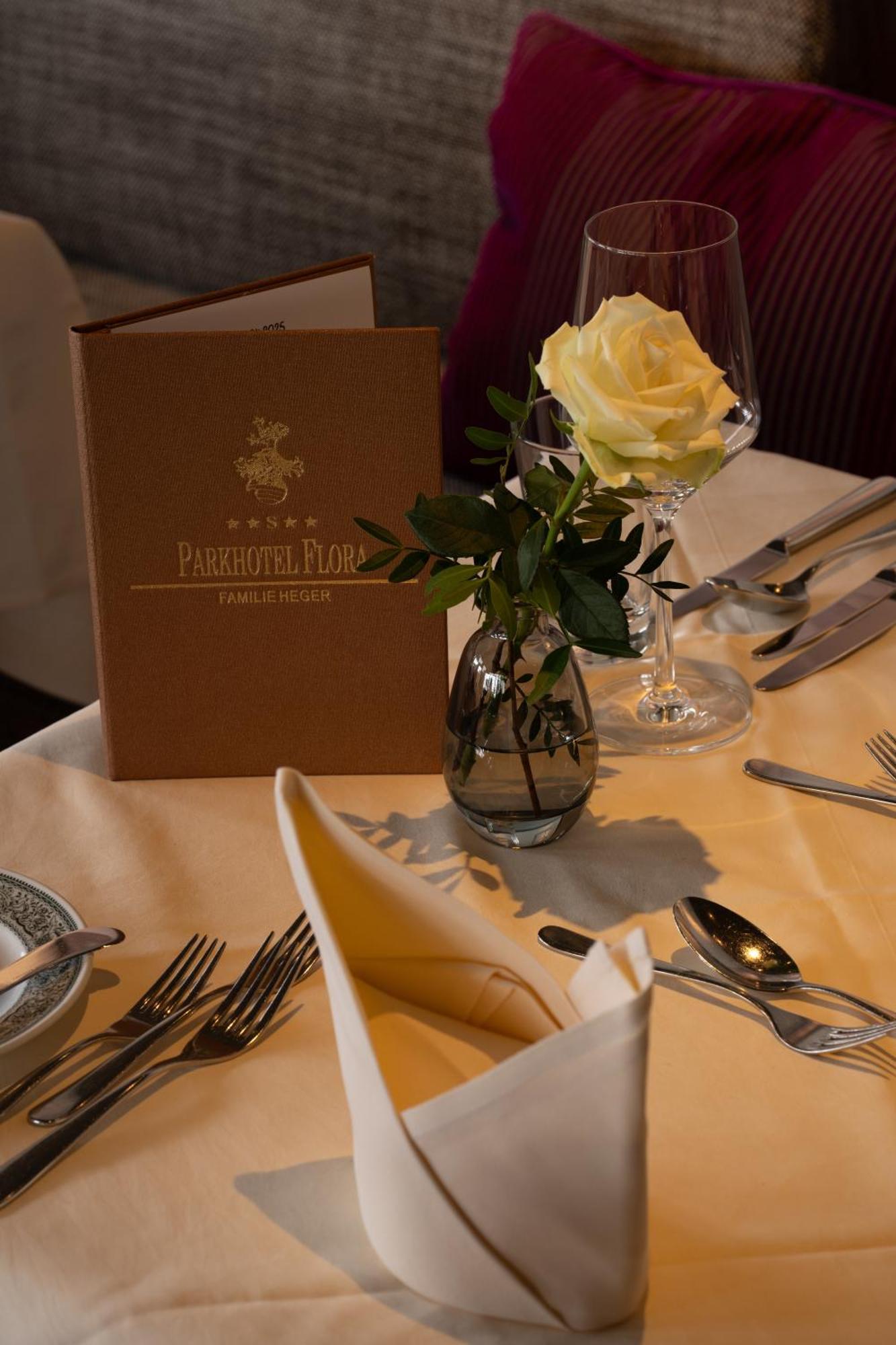 Parkhotel Flora Am Шлухзее Екстериор снимка